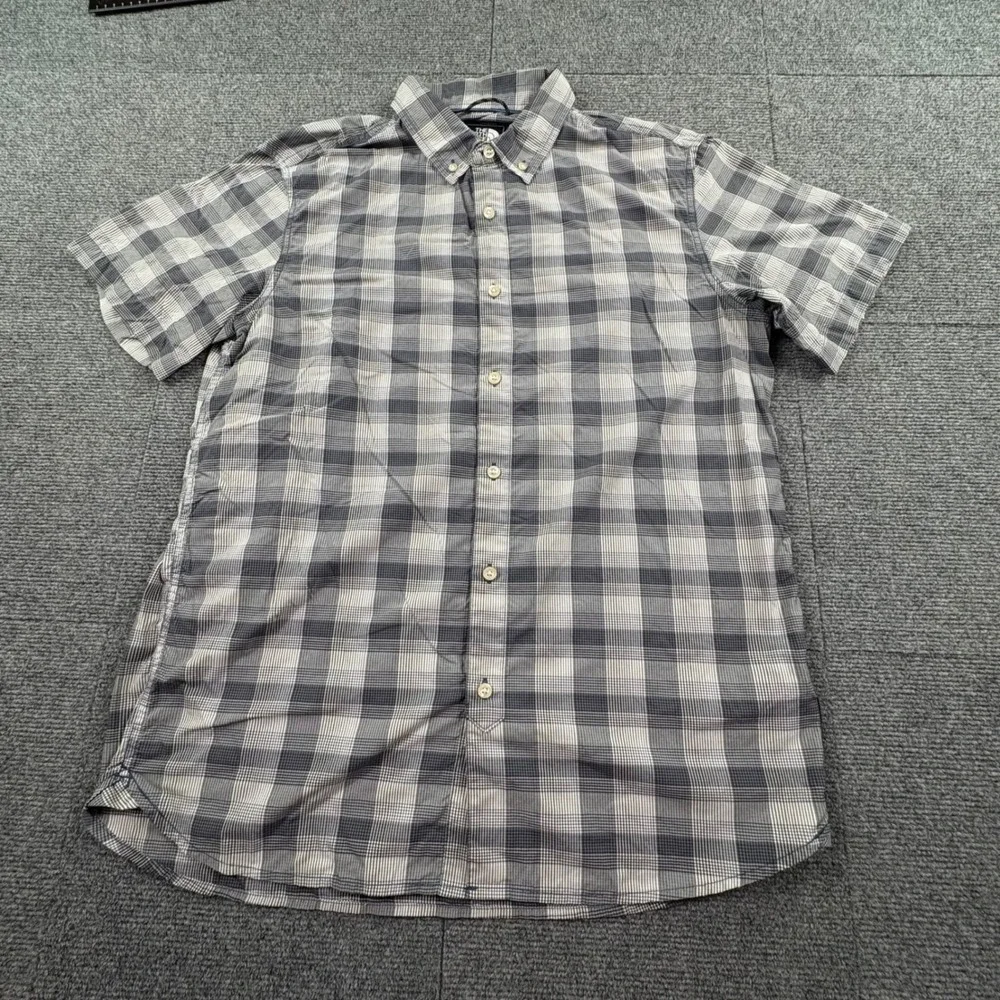 The North Face Mens Gray Plaid Short Sleeve Button Down Shirt Large